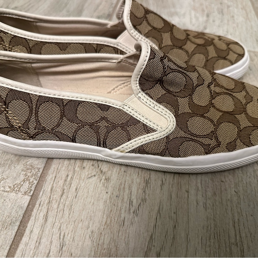COACH women’s Chrissy style, signature logo Slip-On Canvas Shoes, size 10 - Picture 3 of 11